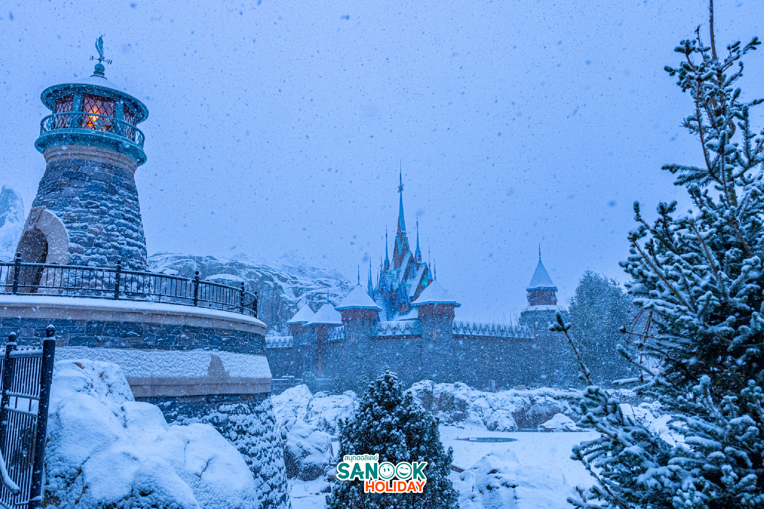 World of Frozen Hong Kong Disneyland หิมะปกคลุมเมือง