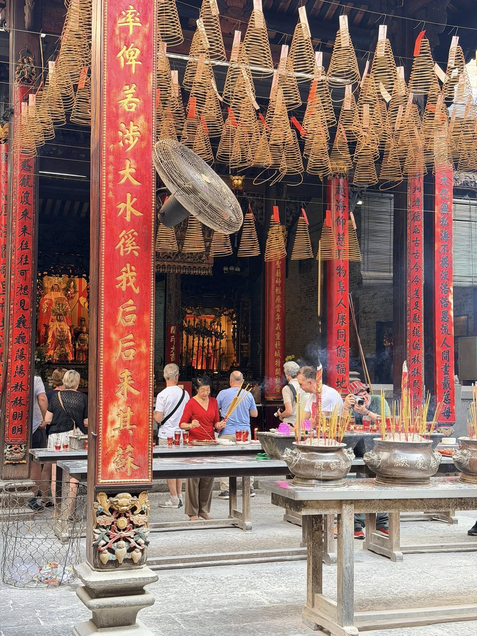 วัดเทียนห่าว (Ba Thien Hau Temple)
