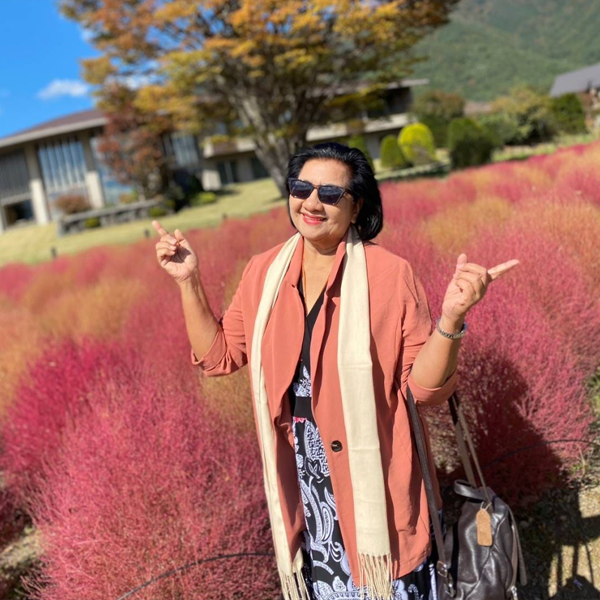 ขอชื่นชมหัวหน้าทัวร์ (น้องเบล) ไกด์ท้องถิ่น (น้องพี) เก่งมากแก้สถานการณ์ได้ดี ดูแลดี นำเที่ยวได้อย่างมีความสุข โปรแกรมที่ถูกตัดก็แทรก ให้ครบถึงจะมีเวลาเล็กน้อยก็ยังได้ไปเห็นค่ะ ขอชื่นชมค่ะ (รวมทั้งน้อง ทรายด้วยนะคะ ประสานงานได้รวดเร็ว แก้ไขปัญหาได้ทันเหตุ